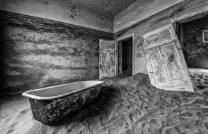 2702 Fotograf  Henning Bossen  -  Sand bathing  